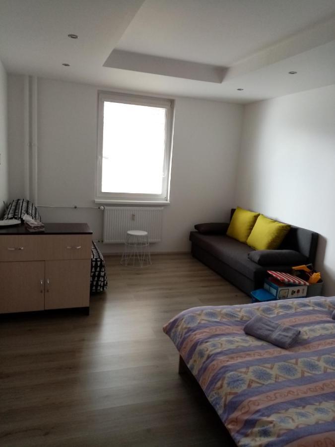 Apartman Aneta Κάρλοβι Βάρι Εξωτερικό φωτογραφία